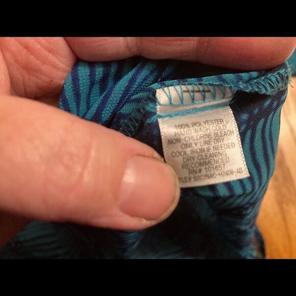 Freebird Sheer scoop-necked Top - Picture 4 of 7